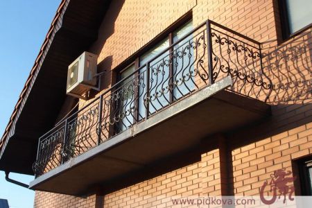 Кованое балконное ограждение