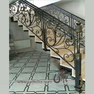 Кованая лестница в классическом стиле 